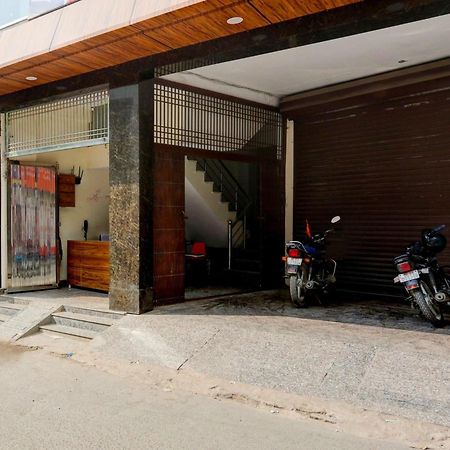 Hotel O Family Deluxe Νέο Δελχί Εξωτερικό φωτογραφία