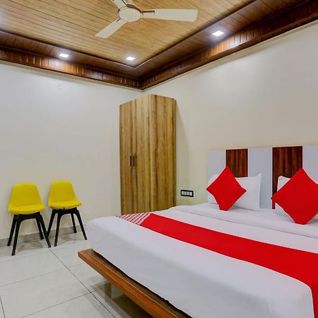 Hotel O Family Deluxe Νέο Δελχί Εξωτερικό φωτογραφία